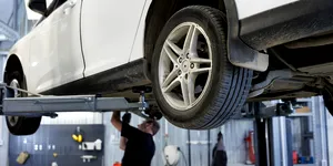 Reducerea de 50% la manoperă. Ce poți rezolva concret cu jumătate din cost