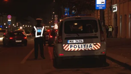 Uite ce păţeşti dacă te faci că plouă când poliţitul îţi face semn să opreşti 