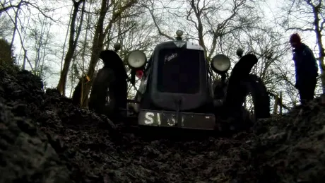 Off-road cu maşini clasice, un stil de viaţă acum 80 de ani [VIDEO]