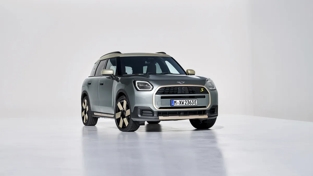 Mini Countryman electric este primul Mini produs în Germania și poate parcurge peste 460 KM cu o singură încărcare - GALERIE FOTO