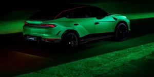 <span class='prepend'>Foto |</span> Lamborghini lansează cel mai personalizabil Urus. Versiunea Tettonero Capsule este limitată la 630 de unități