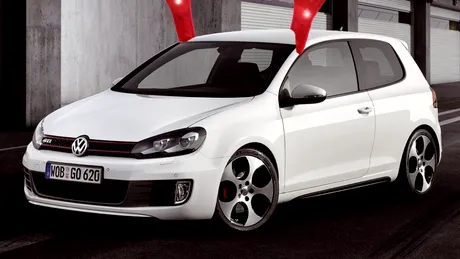 VW Golf GTI reclamă cu Moş Crăciun