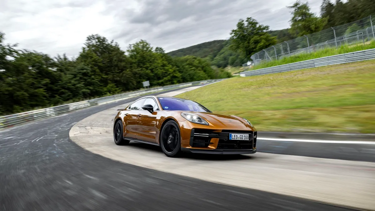 Noul Porsche Panamera stabilește un nou record pe Nurburgring