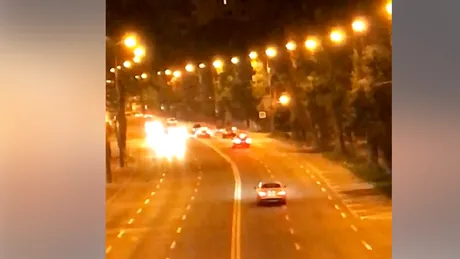 Cursă ilegală pe drum public, finalizată cu „jalon” printre mașini - VIDEO