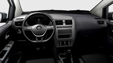 Criza semiconductorilor: Volkswagen vinde un model cu capac de plastic în loc de radio