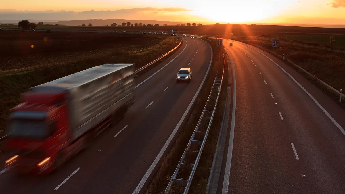 Canicula închide traficul de mare tonaj pe două coridoare rutiere din Bulgaria