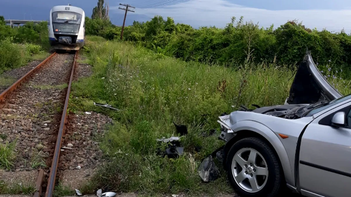 Accident feroviar la Lugoj. O mașină a fost lovită de tren - FOTO