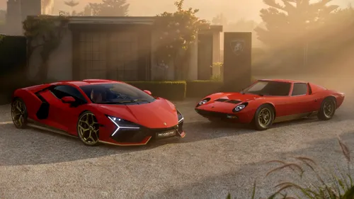 <span class='prepend'>Foto |</span> Lamborghini Miura aniversează 60 de ani. Primul supercar din lume, celebrat de italieni printr-o ediție limitată de Lamborghini Revuelto