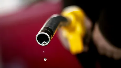 Creștere uriașă a prețului petrolului: 116 dolari/baril. Cât costă acum benzina și motorina la pompă