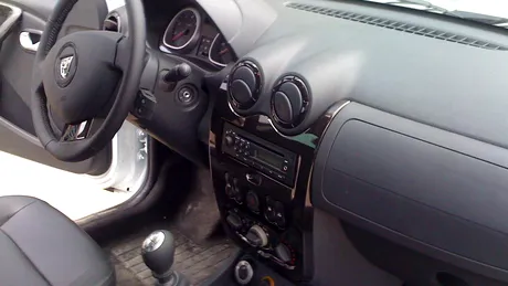 Dacia Duster din interior