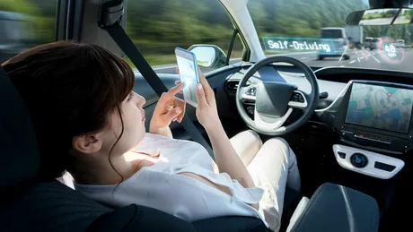 Franța a reglementat circulația mașinilor autonome. Cine răspunde în caz de accident?