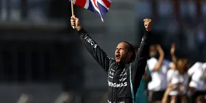 Lewis Hamilton a câștigat Marele Premiu al Marii Britanii. Podiumul a fost completat de Verstappen și Norris