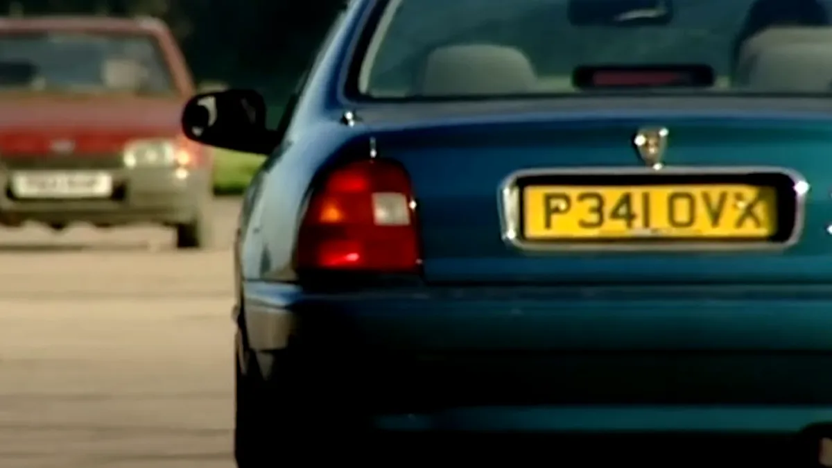 Experiment nebun. Airbag-urile mașinilor vechi, un pericol pentru șoferi și pasageri?