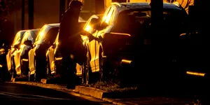 Capcana parcărilor cu trei culori din Italia. Poți primi amendă chiar dacă lași mașina într-o parcare gratuită