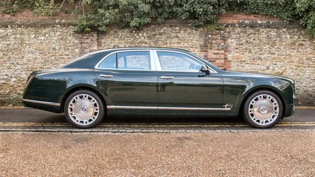 Se vinde mașina folosită de Regina Elisabeta a Marii Britanii, un Bentley Mulsanne cu peste 500 de cai putere