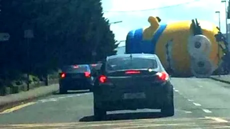 Minionul gigant care a blocat traficul în Dublin. VIDEO