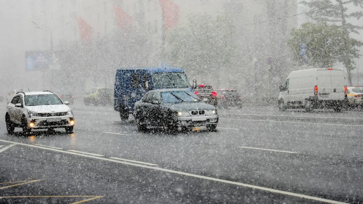 Viteza legală pe timp de ninsoare: Reguli importante din Codul Rutier în 2025