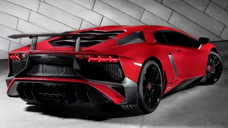 Un taur mai uşor nu este mai puţin periculos: Lamborghini Aventador SV