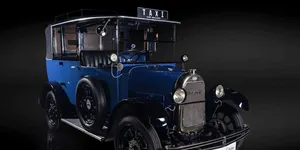 Cinci automobile istorice vor putea fi admirate gratuit pe strada Radu Beller din București. De la 0,75 CP la taxiul Londrei