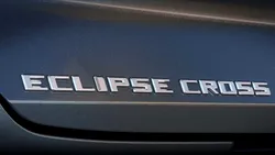 Mitsubishi a publicat primele fotografii cu noul Eclipse Cross. Avem de-a face cu un model pur electric