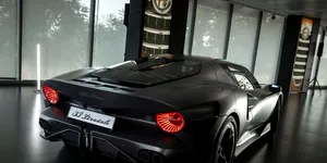 Alfa Romeo prezintă unicul 33 Stradale Perla Nera. Are peste 630 CP și atinge 333 km/h