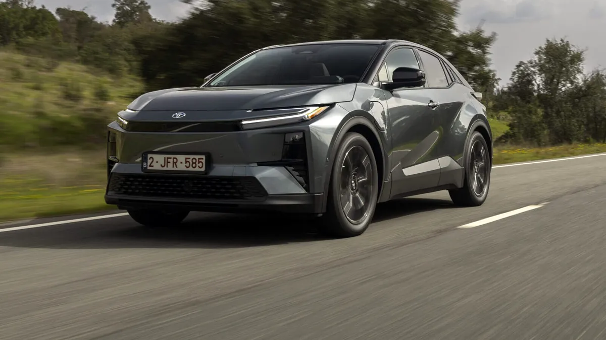 | Toyota a prezentat noul C-HR+ electric. Autonomie de peste 600 de kilometri și baterie de până la 77 kWh