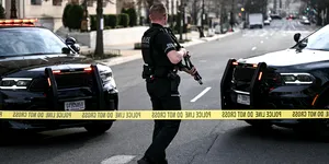 O mașină s-a izbit de o poartă a Casei Albe, reședința președintelui SUA