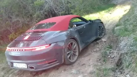 Imagini cu un Porsche 911 Cabriolet în off-road. De ce ai scoate mașina asta de pe asfalt? VIDEO