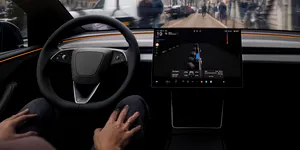 Tesla face istorie în Europa: Full Self-Driving (Supervizat) ajunge prima dată pe mașinile clienților de pe Bătrânul Continent