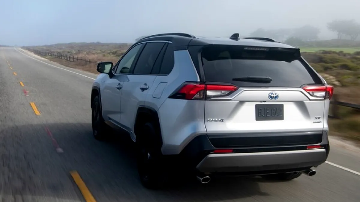 Rușii oferă la schimb mașini second-hand pentru locuințe: Toyota RAV4 la schimb cu un apartament