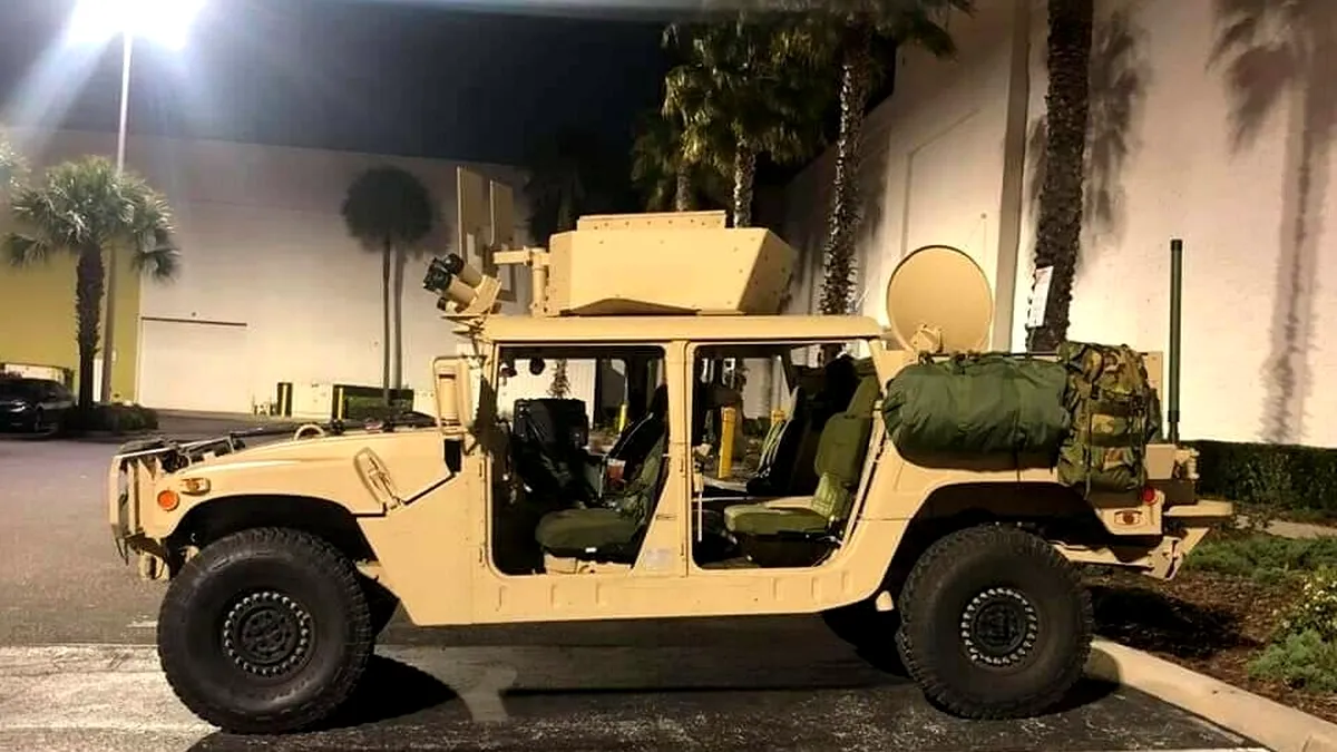 Cu cât se vinde un Humvee care pare pregătit de război? Anunțul se găsește pe eBay - VIDEO