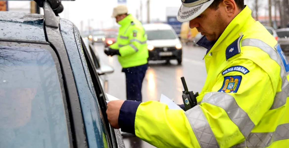 Doi polițiști au fost bătuți de un șofer. S-au tras și nouă focuri de armă în plan vertical