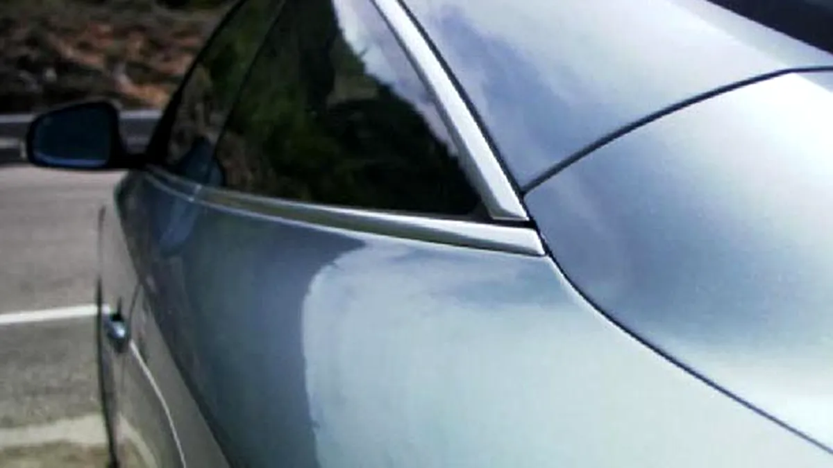 Renault Laguna Coupe - Teaser final