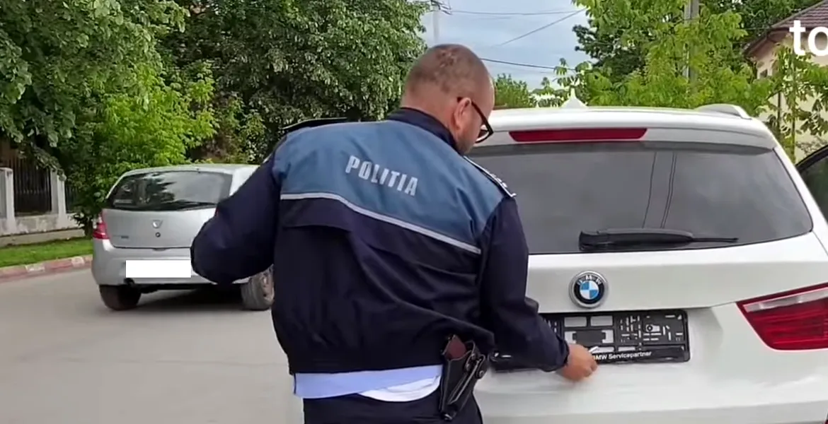 Şeful Serviciului Înmatriculări Teleorman, lăsat fără plăcuţe de înmatriculare în Alexandria pentru că erau neconforme – VIDEO