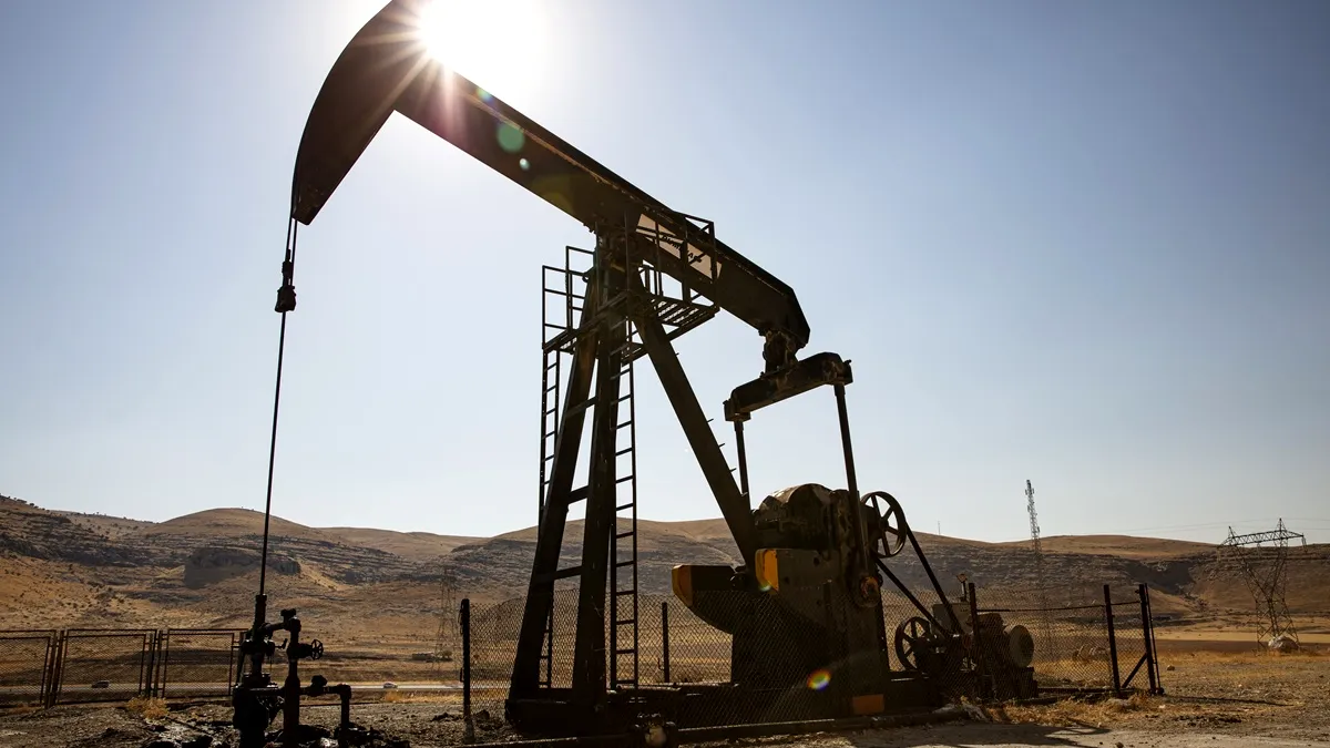 Prețul petrolului crește pe fondul incertitudinilor privind Strâmtoarea Ormuz
