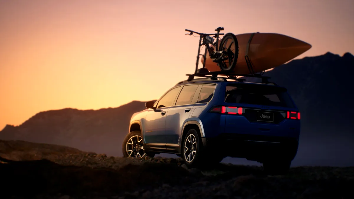 Jeep anunță că noua generație a SUV-ului Cherokee va fi lansată la finalul lui 2025 - VIDEO