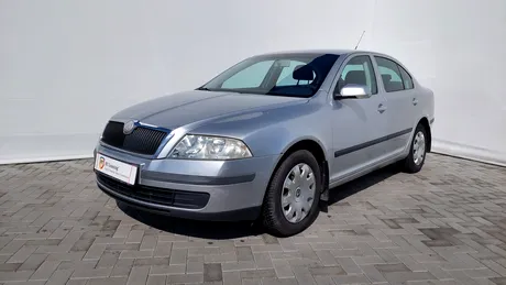 Mașină recuperată la preț de iPhone. Skoda Octavia cu 190.000 de KM vândută de o bancă din România