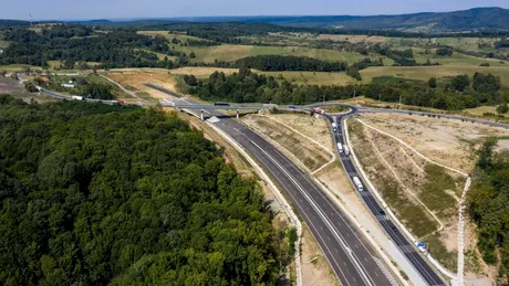 Câți kilometri de autostradă au fost construiți anul trecut în România?