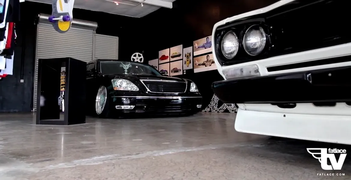 Pauza de 2 minute: un Lexus low, low! VIDEO