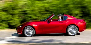 Test Drive cu Mazda MX-5 RF 2025 – Senzații tari, de modă veche