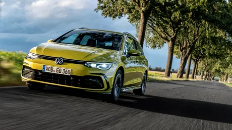 Noul VW Golf facelift, spionat fără urmă de camuflaj. Actualizarea va fi lansată în 2024