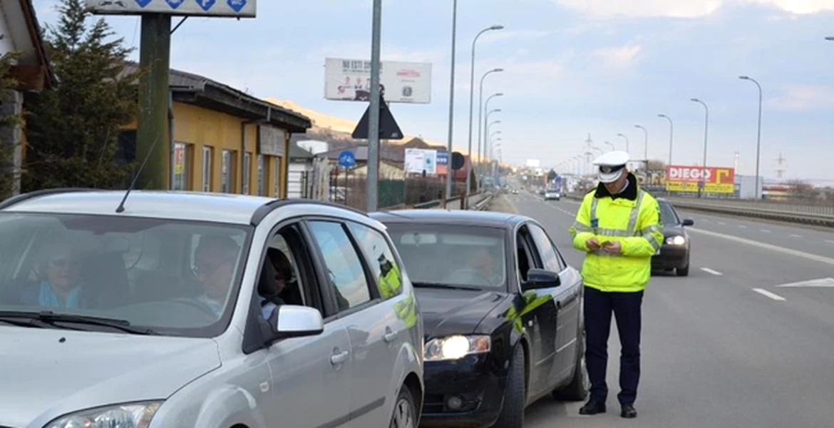 Toţi şoferii care sunt opriţi în trafic rămân cu maşinile ”marcate” de poliţişti. Care este motivul