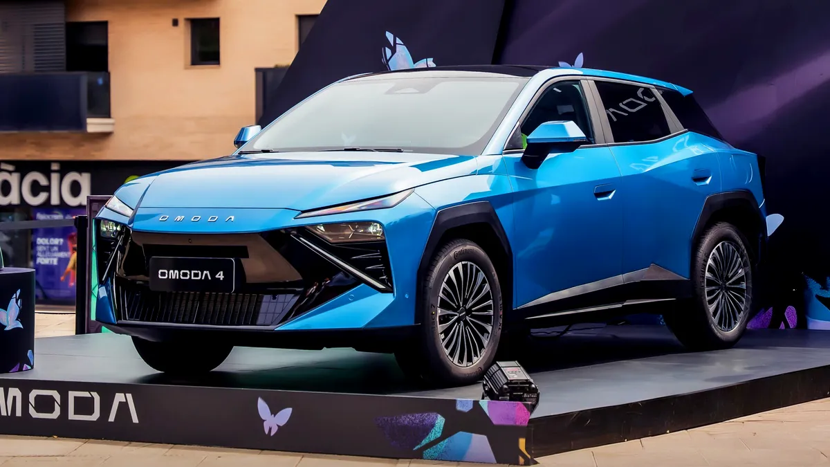 OMODA 4 debutează în Europa. Noul SUV chinezesc ar putea deveni un „Dacia Duster killer”