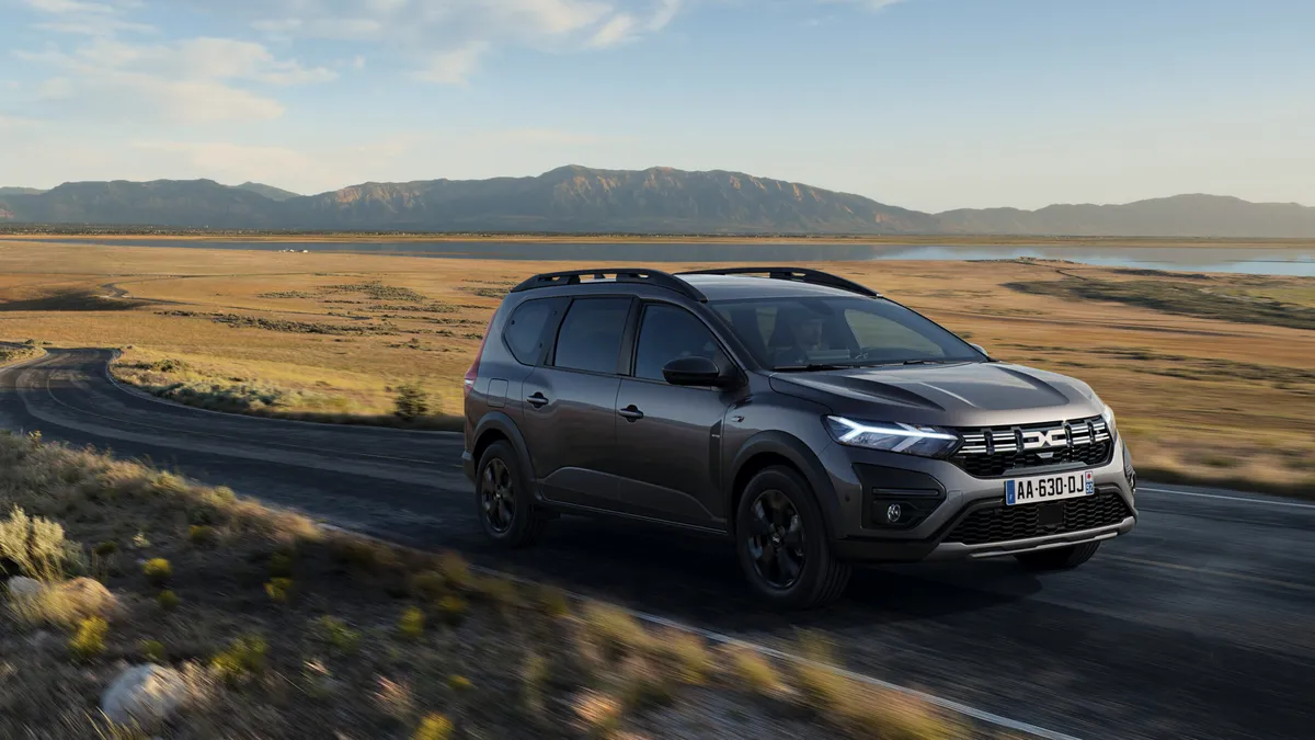 Dacia Jogger Hybrid va fi disponibilă din 2023. Când vor fi livrate primele comenzi?