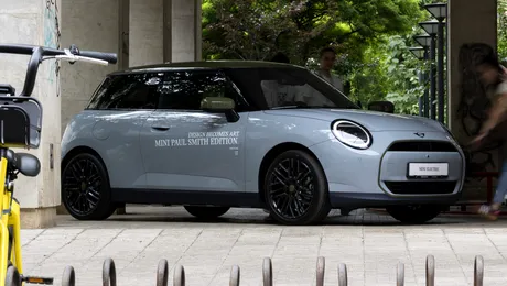 <span class='prepend'>Foto |</span> BMW celebrează 25 de ani de MINI. Primele schițe de design pentru versiunea din 2001, prezentate la București de David Carp, designer BMW Group 
