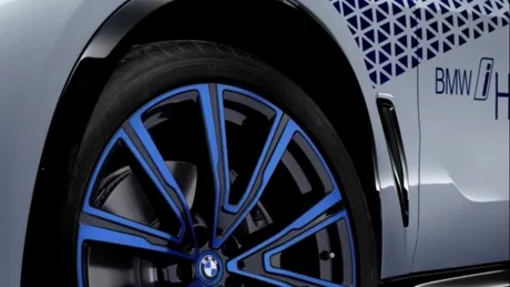 BMW prezintă la Frankfurt un concept care foloseşte pile de combustie cu hidrogen - FOTO