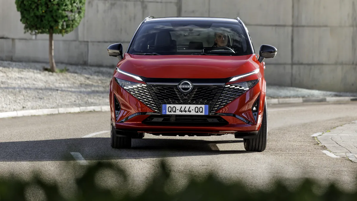 Noul Nissan Qashqai parcurs întreaga lungime a Marii Britanii cu un singur plin de carburant. Ce consum a înregistrat mașina la final?