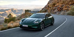 Porsche renunță la planurile de a produce propriile baterii pentru mașini electrice