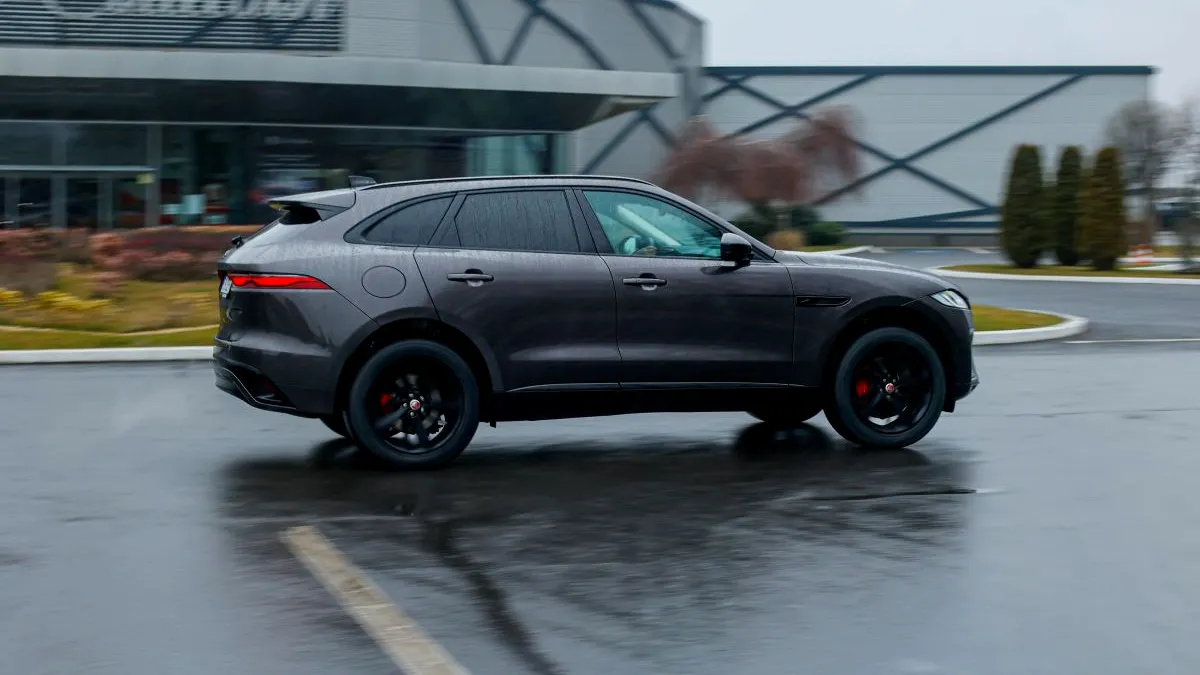 Jaguar F-Pace: Echilibru perfect între stil și performanță