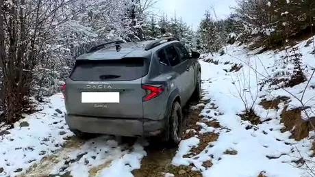 Noua Dacia Duster, testată pe zăpadă. Cât de bine se descurcă Duster III în off-road? - VIDEO